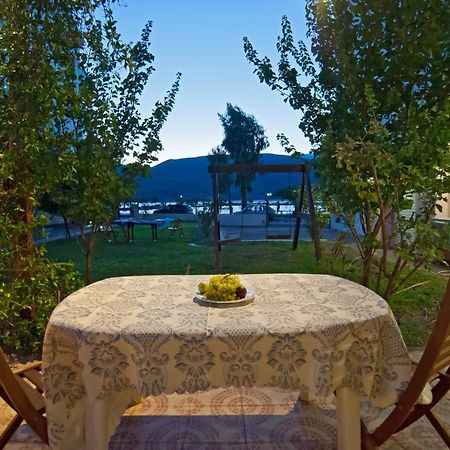 Villa Elli 2 Beach-Front Villa With Garden Итеа Екстериор снимка