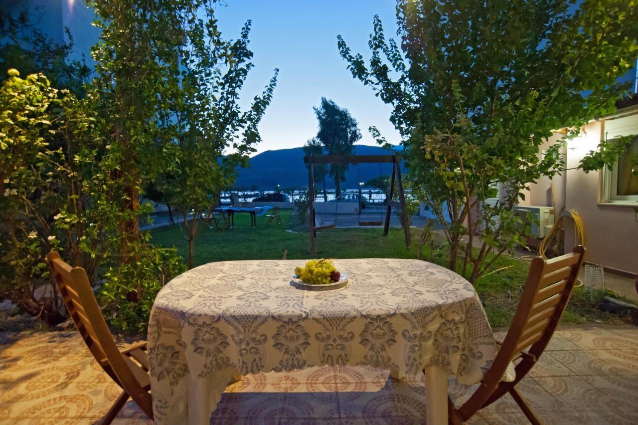 Villa Elli 2 Beach-Front Villa With Garden Итеа Екстериор снимка